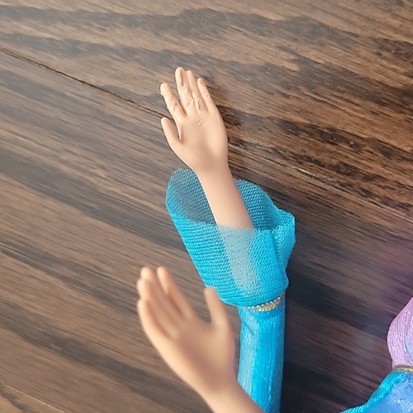 AS IS Barbie as The Island Princess Rosella Doll and clothes - Picture 6 of 10